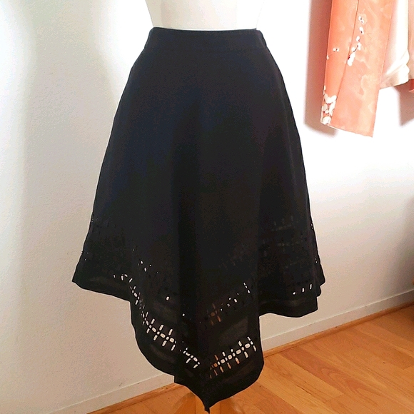 Banana Republic Dresses & Skirts - Banana Republic Linen Eyelet Handkerchief Skirt 6